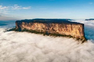 Bí ẩn "Đảo trên mây": Thực hư nơi khủng long vẫn tung tăng đi lại