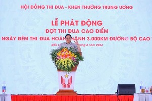 Thủ tướng: Phấn đấu năm 2025 khai thác 3.000 km đường cao tốc