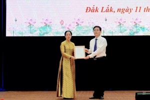  Bà Huỳnh Thị Chiến Hòa giữ chức Phó Bí thư Tỉnh ủy Đắk Lắk