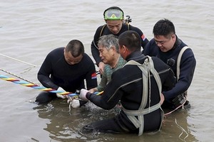 Vụ chìm tàu sông Dương Tử: Chạy đua với thần chết