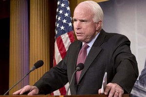 Đằng sau việc Thượng nghị sĩ John McCain “khen” Nga ở Syria?