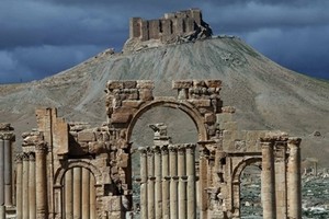 Quân đội Syria đánh đuổi phiến quân IS khỏi thành cổ Palmyra