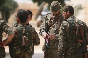 Mỹ tăng cường can thiệp quân sự ở Syria để đánh Raqqa