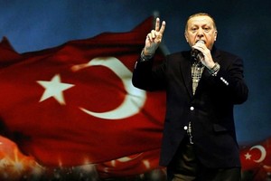 Tổng thống Erdogan đẩy Thổ Nhĩ Kỳ vào “vòng xoáy tử thần”