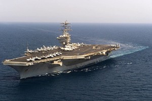 Máy bay Iran áp sát tàu sân bay Mỹ USS Nimitz