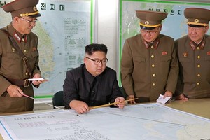 Lãnh đạo Kim Jong-un: “Khúc dạo đầu kiềm chế Guam"?