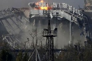 Không ai kiểm soát nhà ga mới sân bay Donetsk