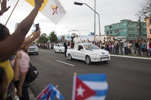 Ảnh người dân Cuba hân hoan chào đón Giáo hoàng Francis