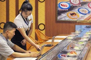 Cận cảnh nhà hàng sushi đầu tiên ở Triều Tiên