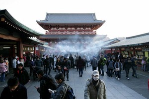 Đầu năm ghé thăm ngôi đền Sensoji cổ kính Tokyo qua ảnh