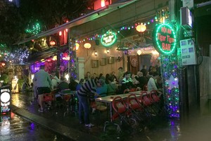 Hội An 'ngộ độc'... quầy bar