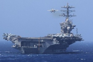 Video: 5.000 thủy thủ Mỹ sống thế nào trên tàu sân bay USS Carl Vinson?