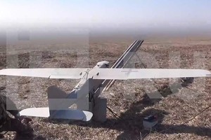 Quân đội Nga vận hành UAV Orlan gần Donbass