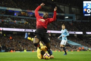 Mourinho hết phép ngược dòng, MU thua toàn diện trước Man City