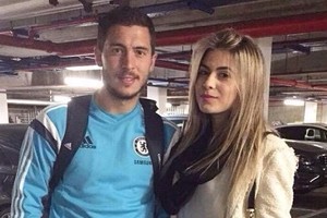 Em gái của tiền vệ Oscar xiêu lòng trước Eden Hazard