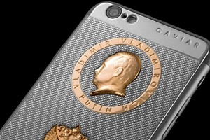 Chiêm ngưỡng iPhone 6s cực sang chạm hình ông Putin bằng vàng 