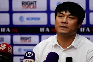 Thái Lan "buông" AFF Cup 2016, HLV Hữu Thắng lên tiếng