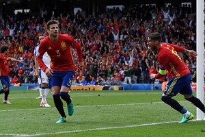 Euro 2016 Tây Ban Nha 1 - 0 Czech: Pique phá "pha lê"