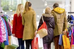 Shopping quá lâu phải gọi xe cứu thương đưa về nhà