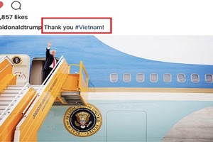 Tổng thống Mỹ Donald Trump và hành động khiến dân mạng phấn khích 