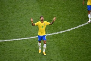 Neymar tỏa sáng, Brazil điền tên vào vòng tứ kết