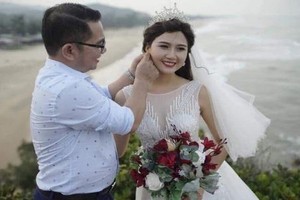 Lộ ảnh “Hà Hoa hậu” đi chơi cùng ông xã đại gia sau scandal