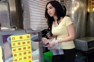 Hàng bánh bao bỗng đông nghẹt khách nhờ điều này