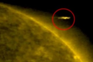 Tàu SOHO của NASA phát hiện UFO khổng lồ bay ra từ Mặt trời?