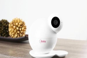 Lộ ảnh nhạy cảm vì camera quan sát “phản chủ“