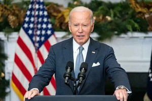 Ông Biden bất ngờ công bố Mỹ không kích ở Syria