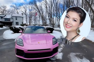 MC Thanh Thảo chi 80 triệu đồng 'thay áo' hồng cho Porsche Panamera