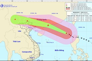 Bão Mangkhut thẳng tiến Trung Quốc, Hà Nội oi nóng