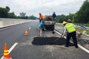 Cao tốc Đà Nẵng-Quảng Ngãi hư hỏng: Phó Thủ tướng yêu cầu làm rõ trách nhiệm