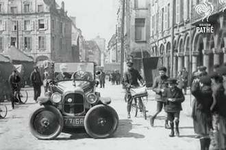 Khó tin độc chiêu quay, đỗ ô tô những năm 1920