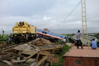 Bộ trưởng Thăng phê bình vụ “tàu khách đâm container“