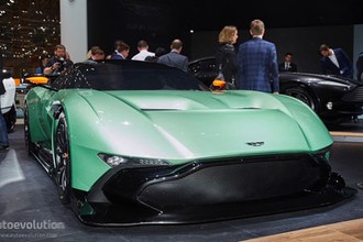 Aston Martin Vulcan sẽ làm đau đầu các hãng siêu xe