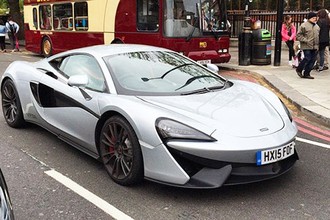 Siêu xe “giá rẻ” McLaren 570S bất ngờ lăn bánh tại London