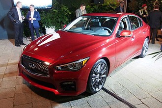 Infiniti Q50 Red Sport 400 2016 chốt giá gần 50 nghìn USD