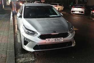 Hatchback Kia Cee'd 2018 lần đầu lộ "ảnh nóng"