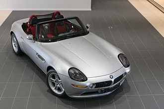 BMW Z8 đời 2001 đắt ngang siêu xe Lamborghini Aventador