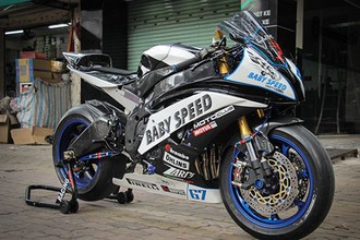 Yamaha R6 độ phong cách xe đua MotoGP tại Sài Gòn