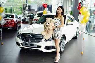 Hotgirl Milan Phạm tậu Mercedes-Benz C250 giá 1,72 tỷ