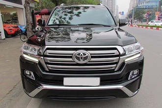 “Soi” Toyota Land Cruiser cũ giá hơn 5 tỷ đồng ở Hà Nội 