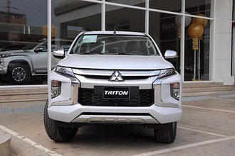 Chi tiết Mitsubishi Triton MIVEC 4x4 giá 818 triệu tại Việt Nam