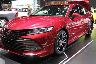 Toyota Camry 2019 mạnh mẽ hơn với gói độ TRD Sportivo 