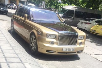 Rolls-Royce Phantom mạ vàng biển "tứ quý 8" tại Quảng Ninh