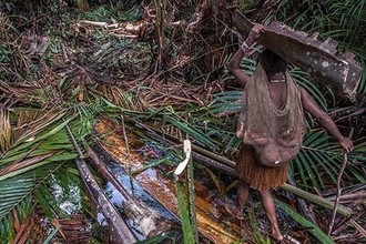 Video: Bộ lạc nguyên thủy ở Indonesia lần đầu "mở lòng" với thế giới