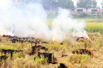 Vì sao không khí Hà Nội và các tỉnh đồng bằng Bắc Bộ ô nhiễm kéo dài?