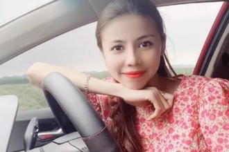 Bóng dáng bà trùm trăm tỷ ẩn sau hotgirl xinh đẹp bán bánh cuốn