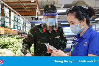 Một ngày đi chợ hộ người dân TP.HCM của anh lính trẻ